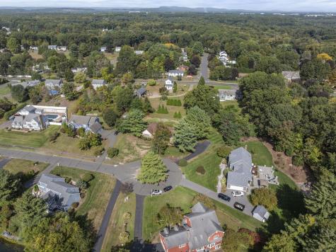 10 Cleary Lane Windsor CT 06095