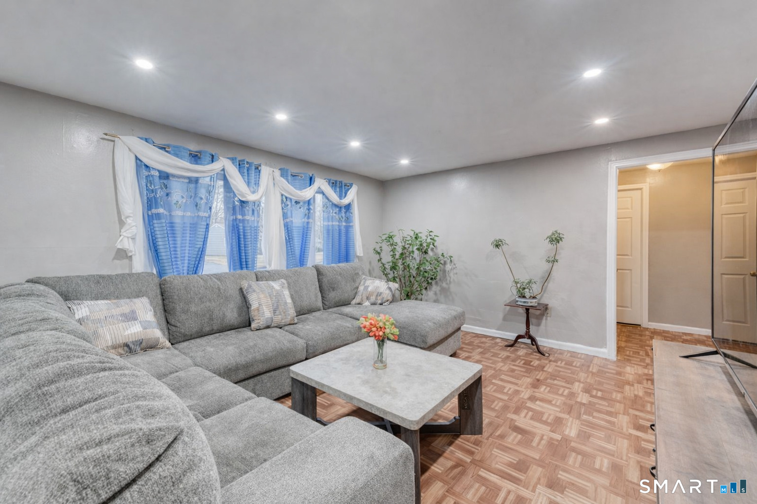 40 Cottage Grove Circle Bloomfield CT 06002