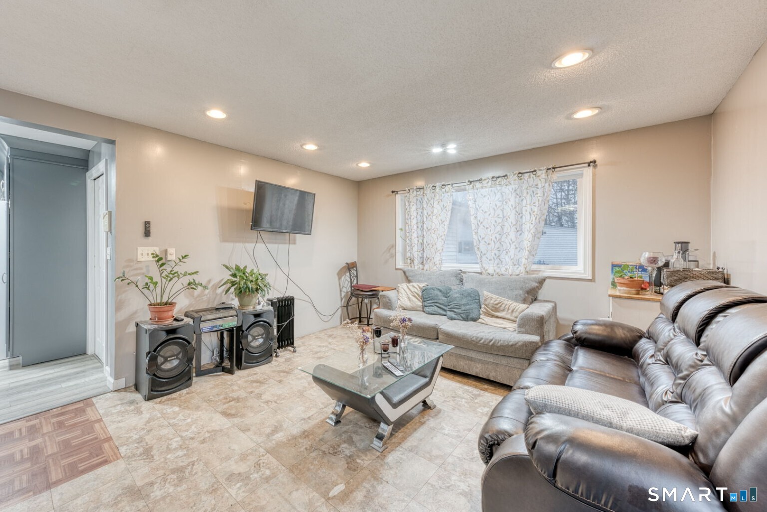 40 Cottage Grove Circle Bloomfield CT 06002