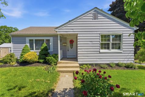 16 Park Avenue Montville CT 06382