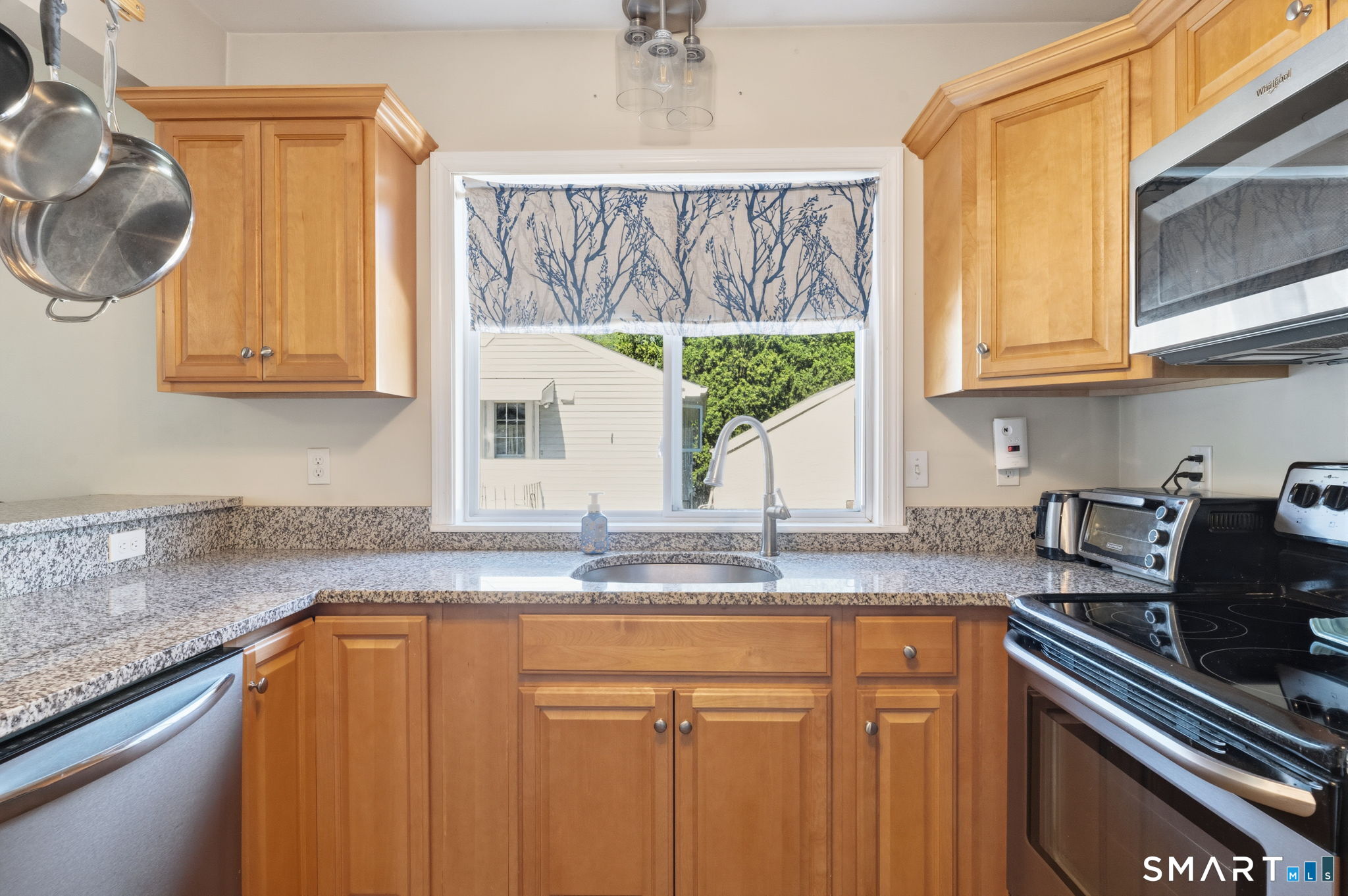 16 Park Avenue Montville CT 06382