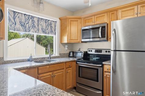 16 Park Avenue Montville CT 06382