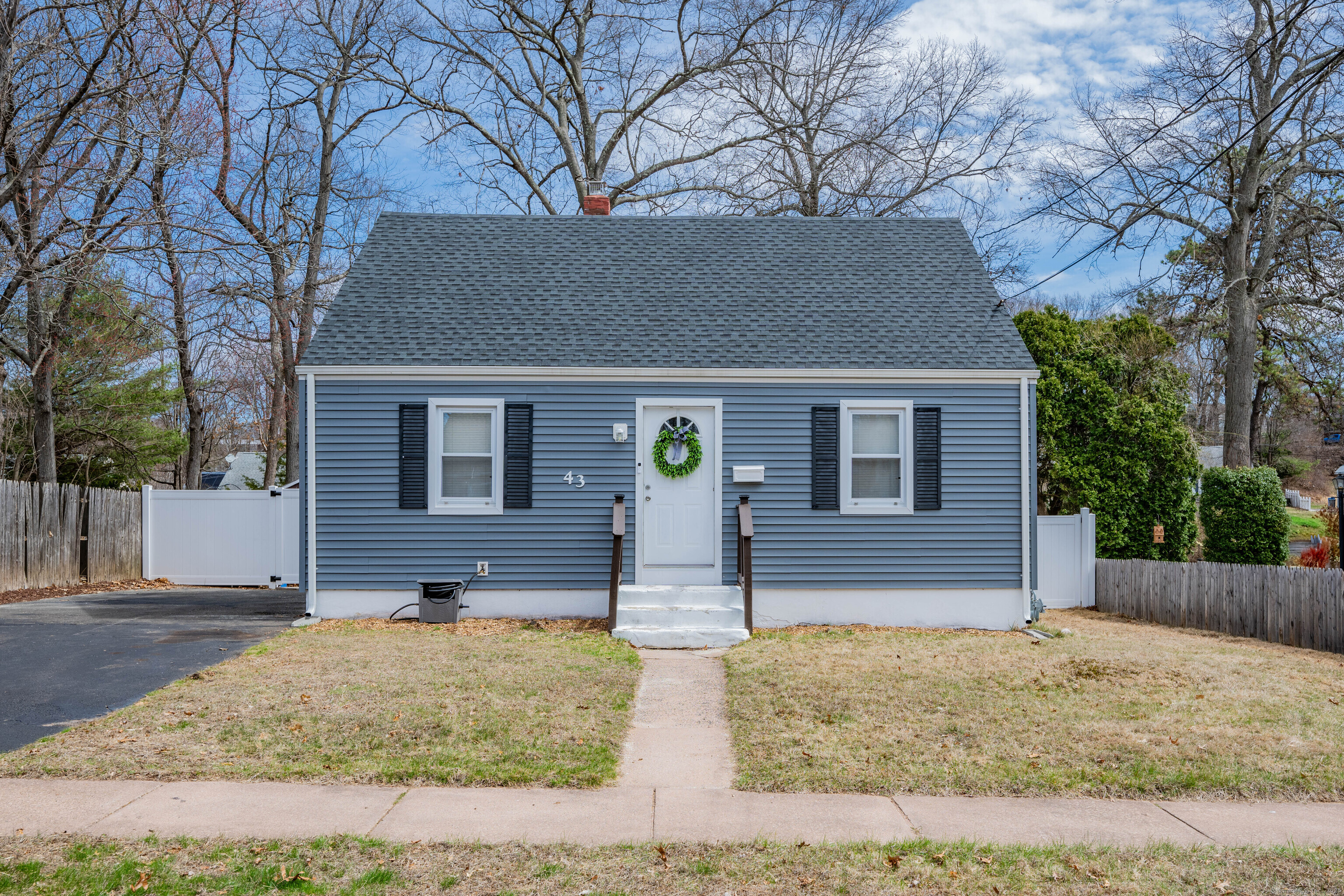 43 South Hawthorne Street Manchester CT 06040