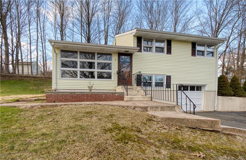 9 Ridgenoll Road Wallingford CT 06492