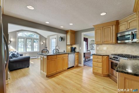 39 Clovercrest Road Wethersfield CT 06109