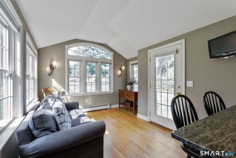 39 Clovercrest Road Wethersfield CT 06109