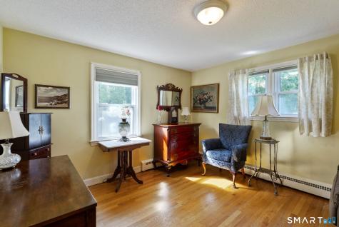 39 Clovercrest Road Wethersfield CT 06109