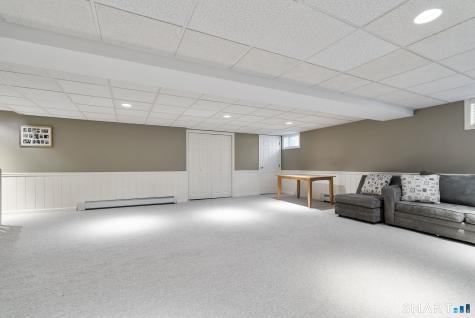 39 Clovercrest Road Wethersfield CT 06109