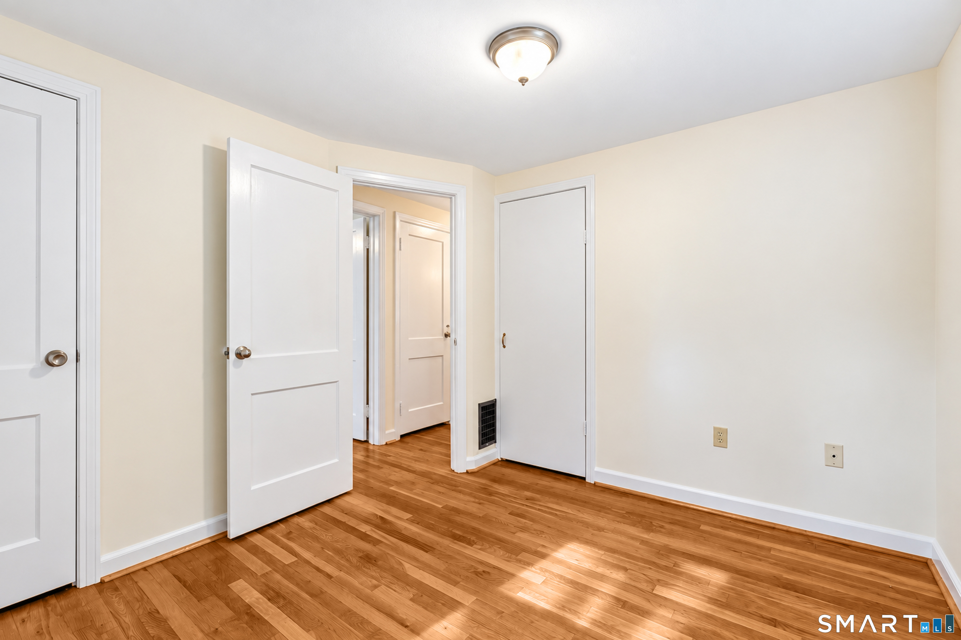 21 Monroe Street North Haven CT 06473