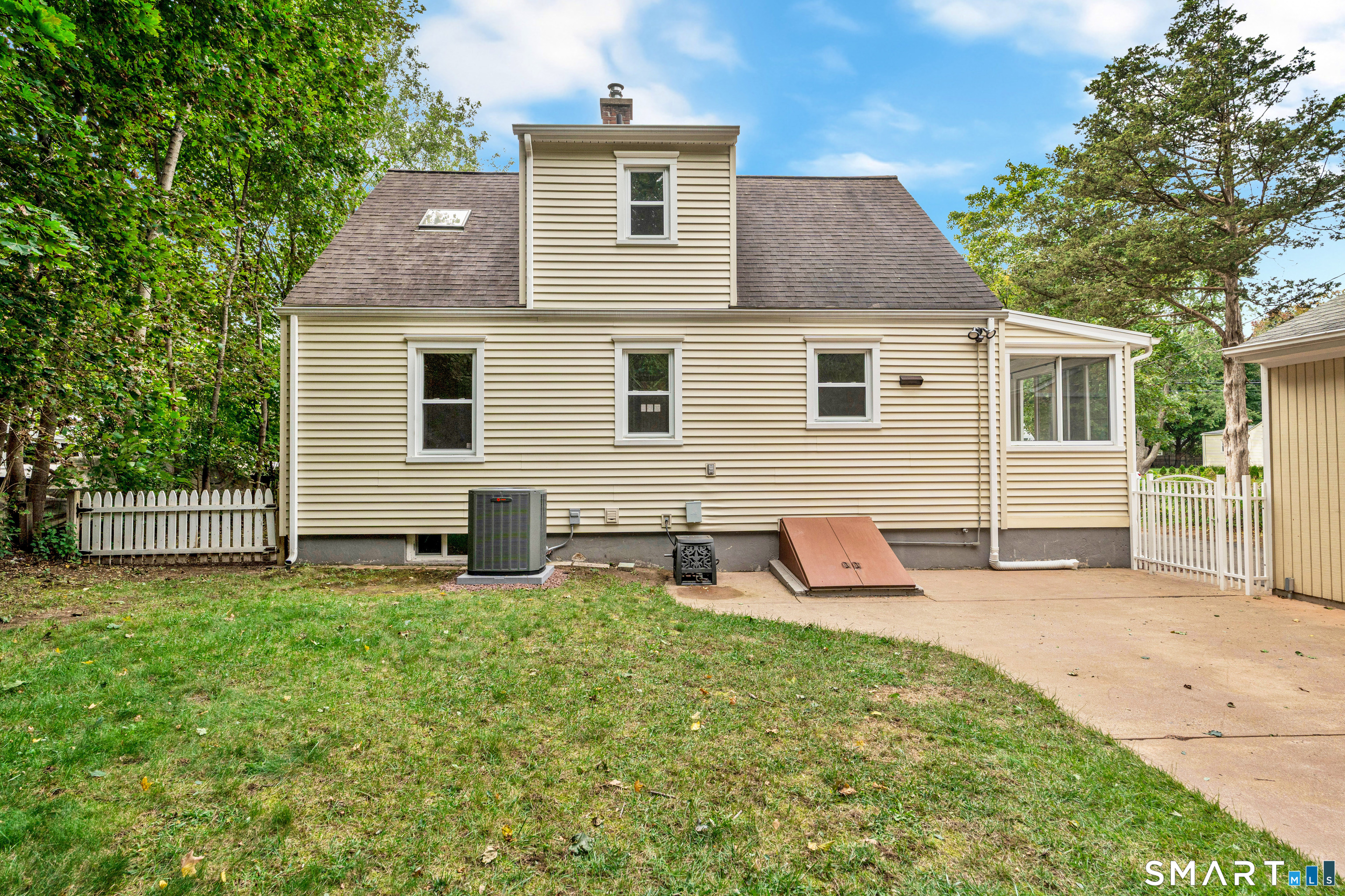 21 Monroe Street North Haven CT 06473