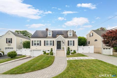 18 Fairlea Avenue Stratford CT 06614