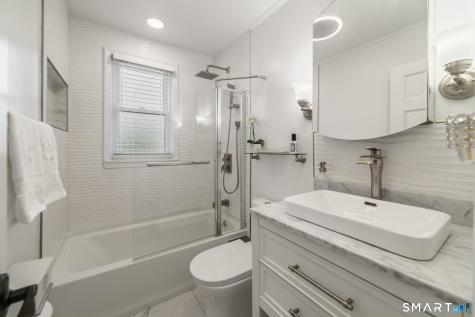 18 Fairlea Avenue Stratford CT 06614