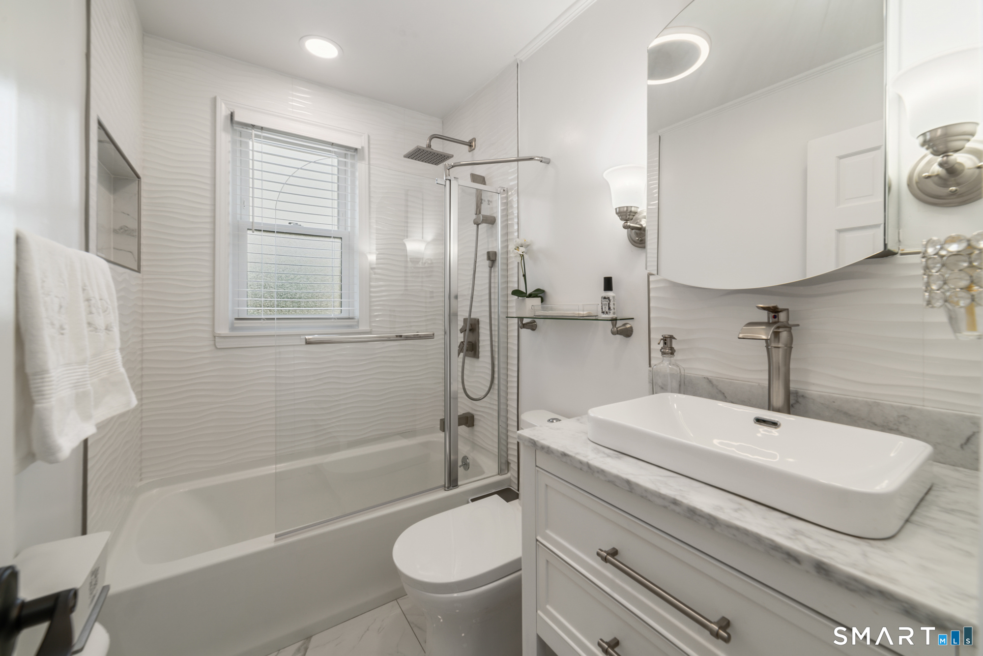 18 Fairlea Avenue Stratford CT 06614