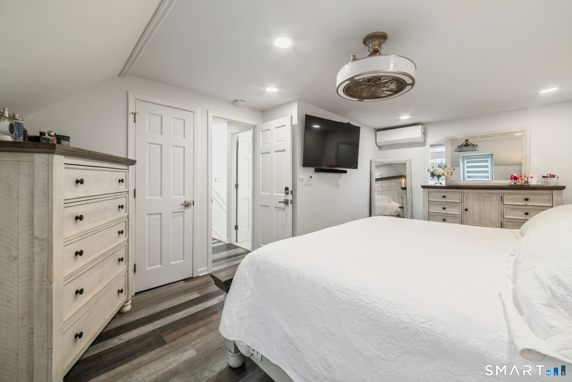 18 Fairlea Avenue Stratford CT 06614