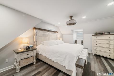 18 Fairlea Avenue Stratford CT 06614