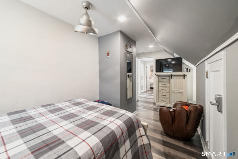 18 Fairlea Avenue Stratford CT 06614