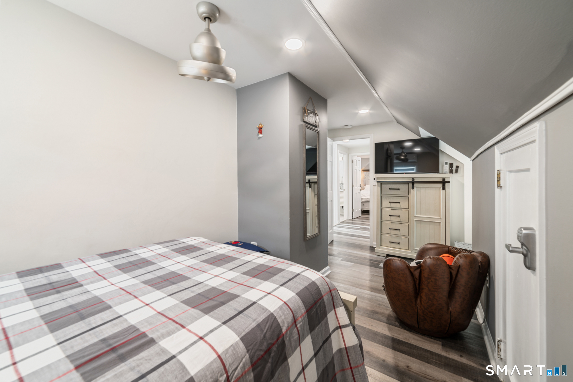 18 Fairlea Avenue Stratford CT 06614