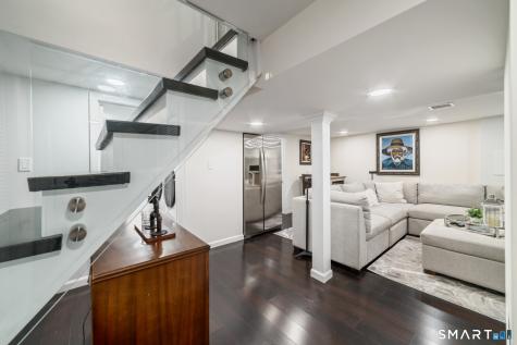 18 Fairlea Avenue Stratford CT 06614