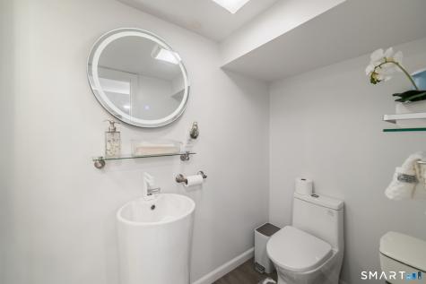 18 Fairlea Avenue Stratford CT 06614