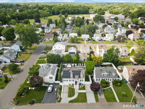 18 Fairlea Avenue Stratford CT 06614