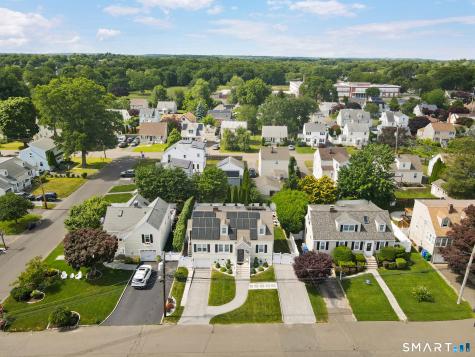 18 Fairlea Avenue Stratford CT 06614