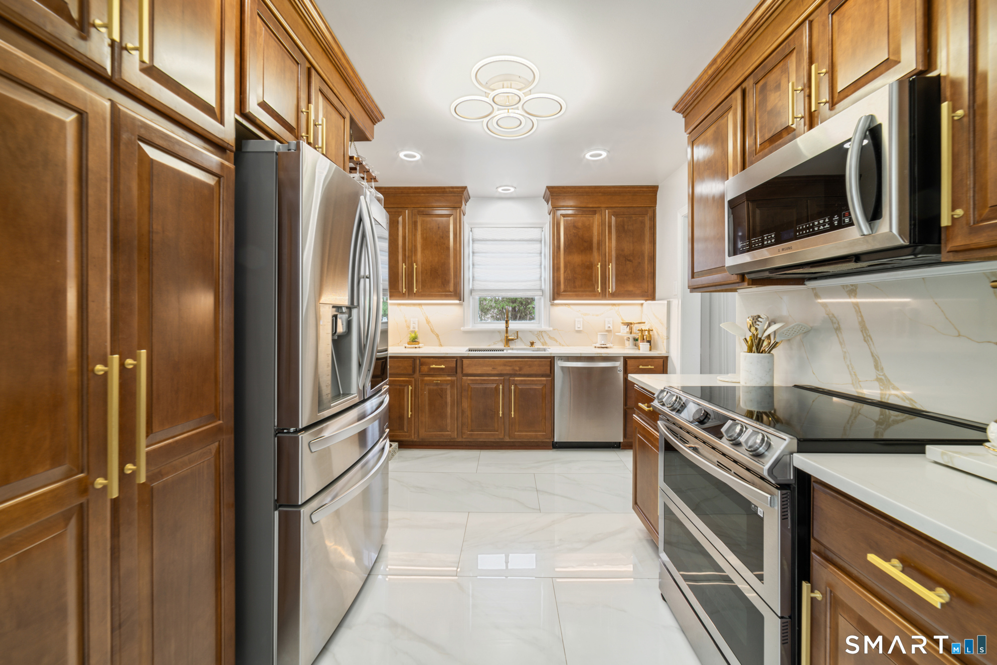 18 Fairlea Avenue Stratford CT 06614