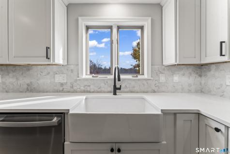 15 Berkshire Drive Brookfield CT 06804