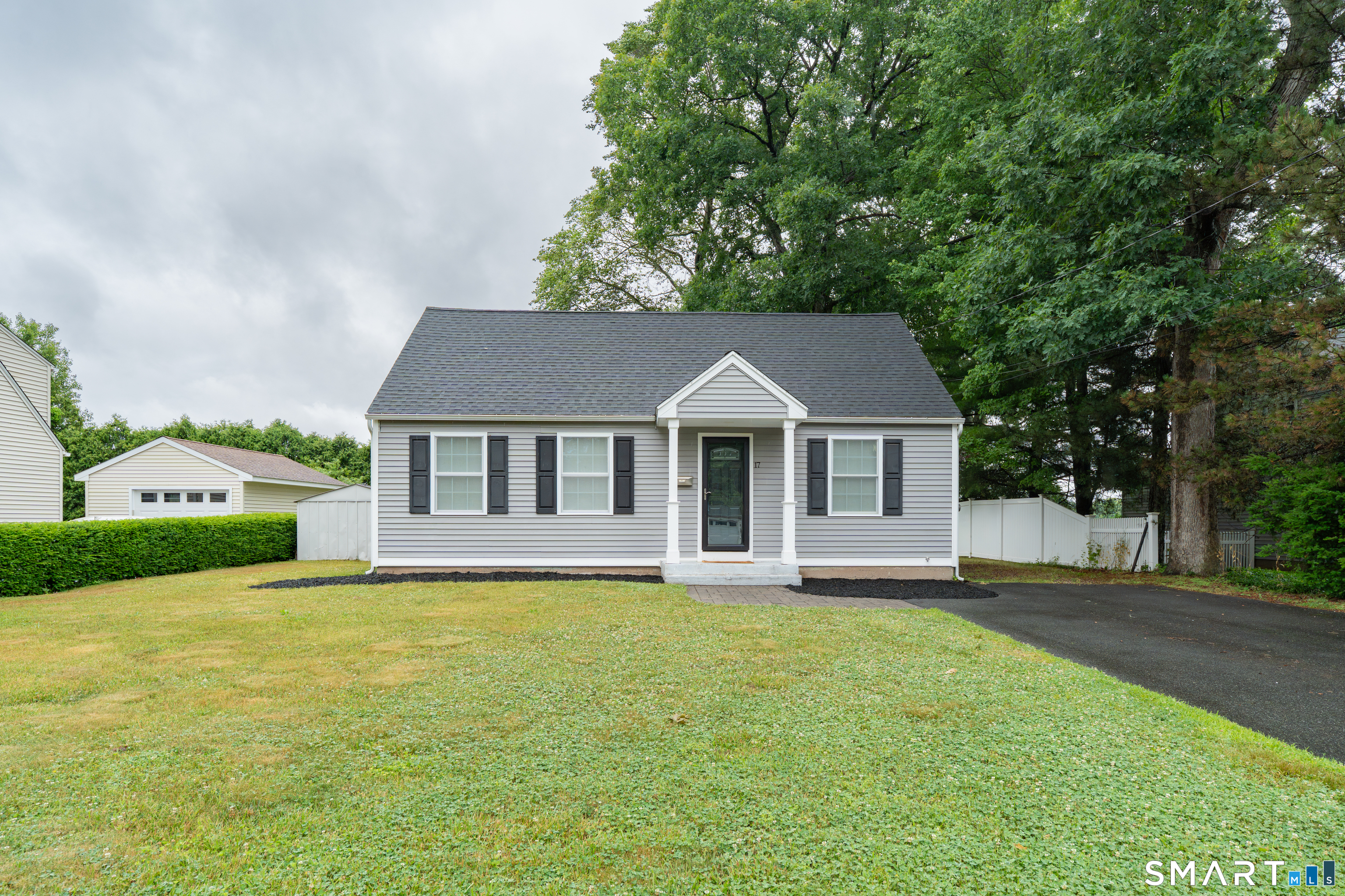 17 Edgewood Street Cromwell CT 06416