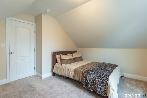 17 Edgewood Street Cromwell CT 06416
