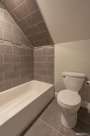 17 Edgewood Street Cromwell CT 06416