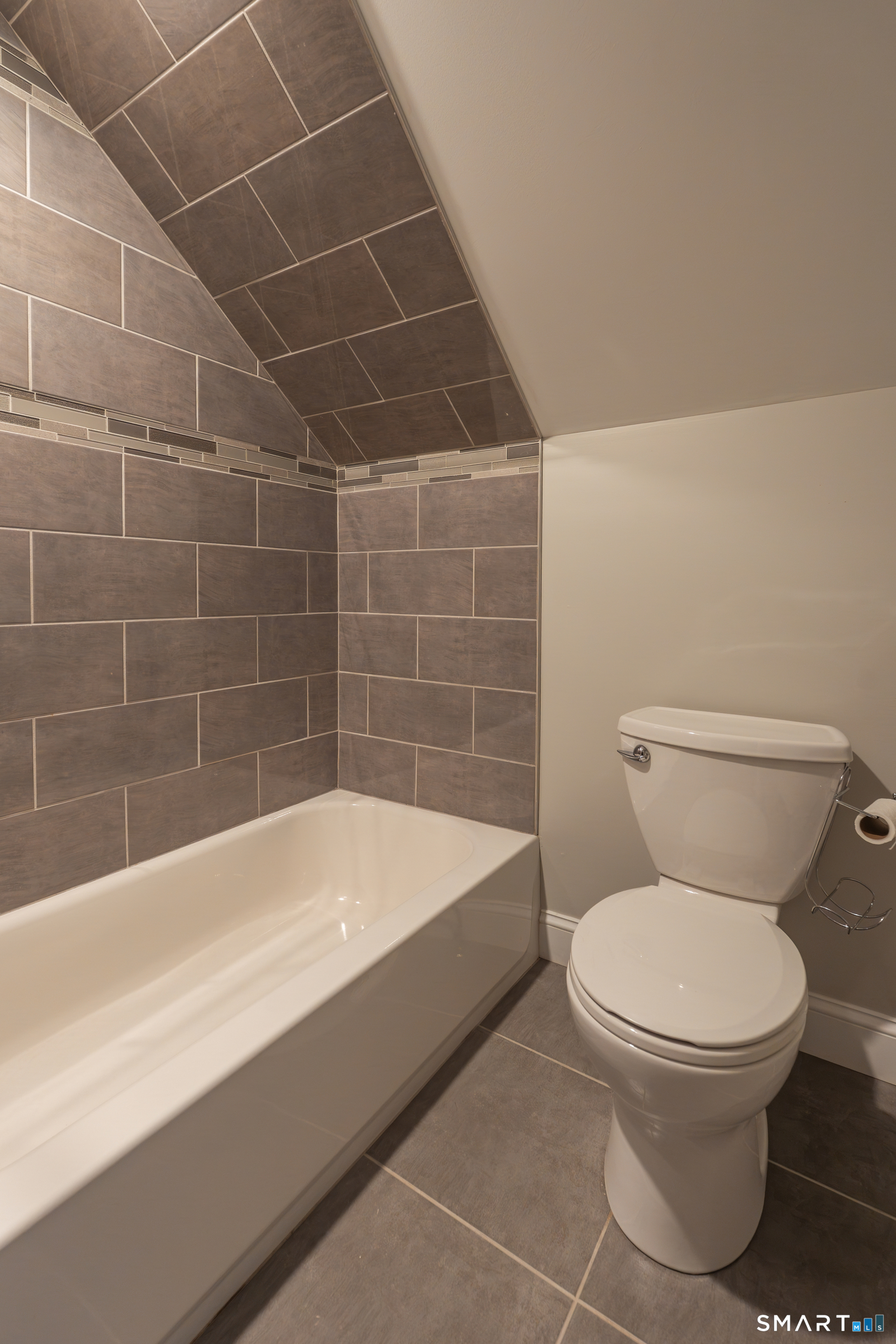 17 Edgewood Street Cromwell CT 06416