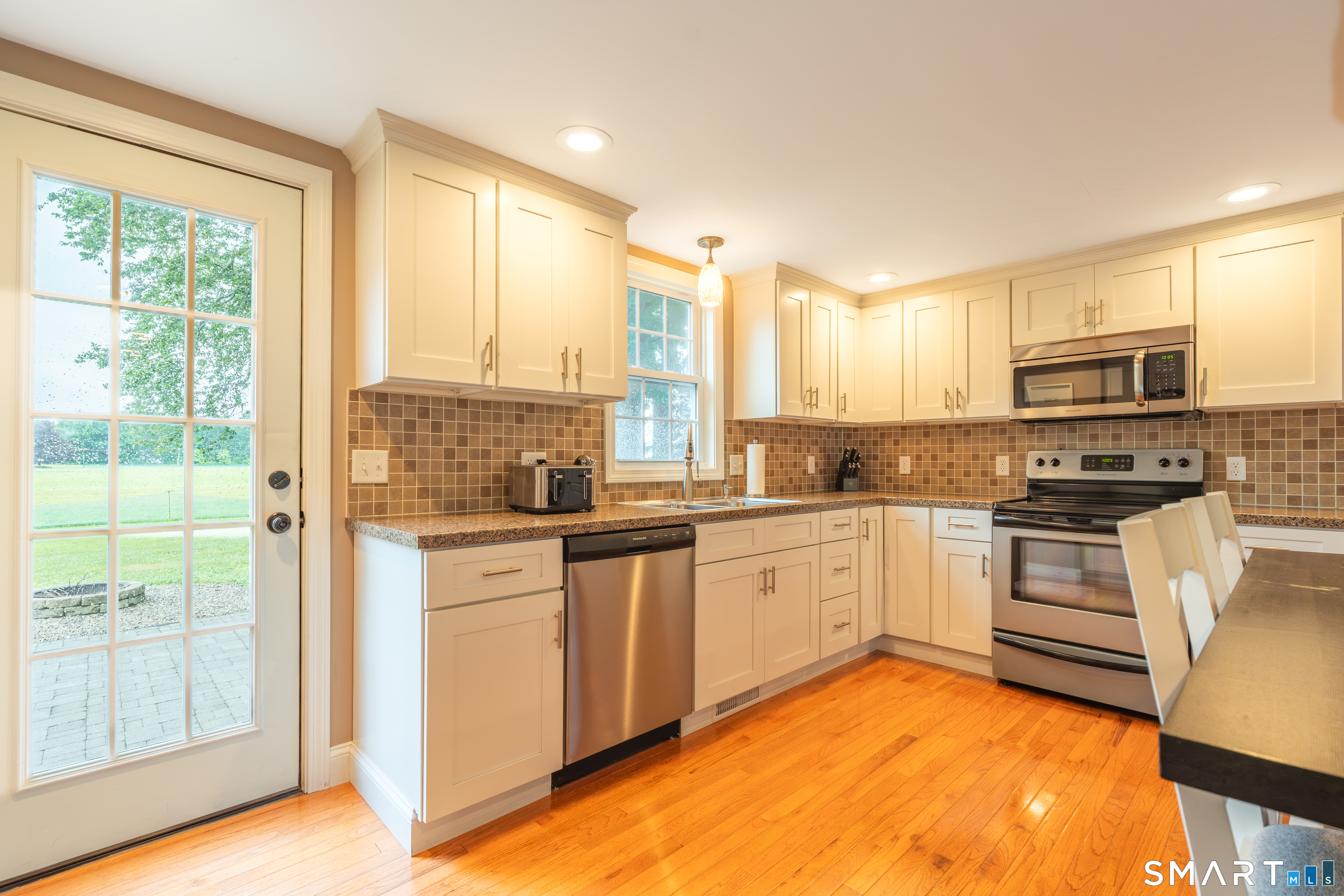 17 Edgewood Street Cromwell CT 06416
