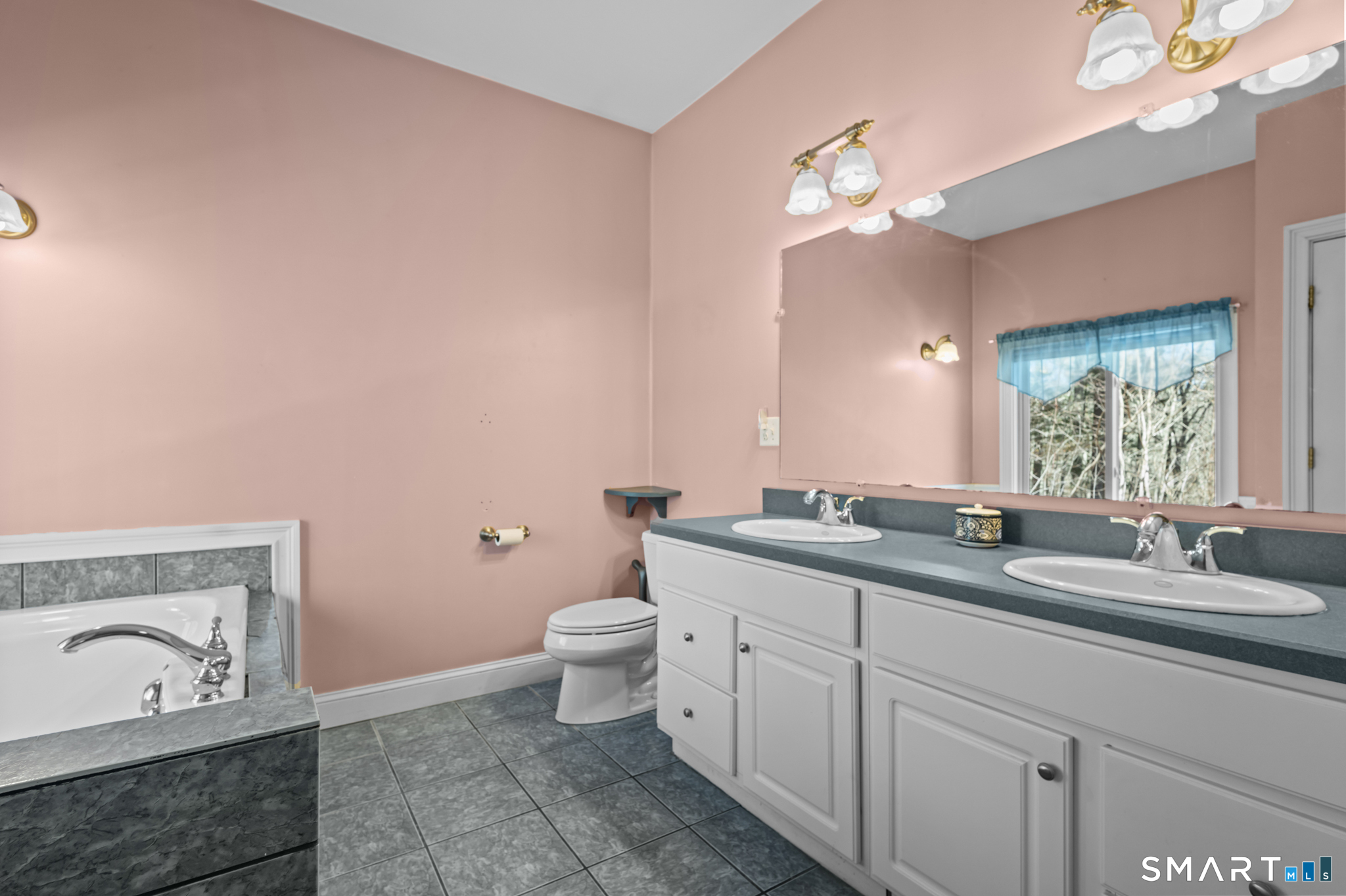 17 Blackwells Landing Brooklyn CT 06234