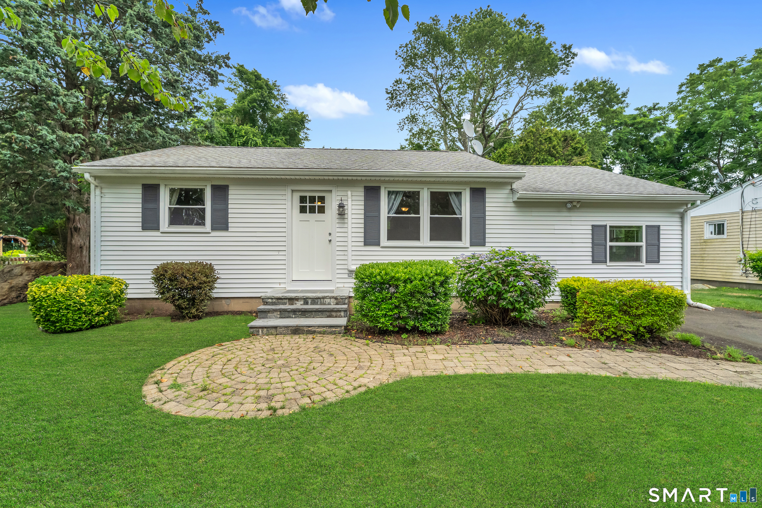 10 Highland Drive Clinton CT 06413