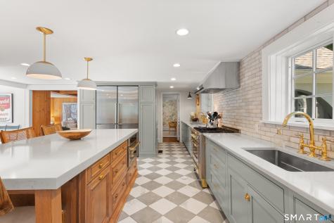1123 Round Hill Road Fairfield CT 06824