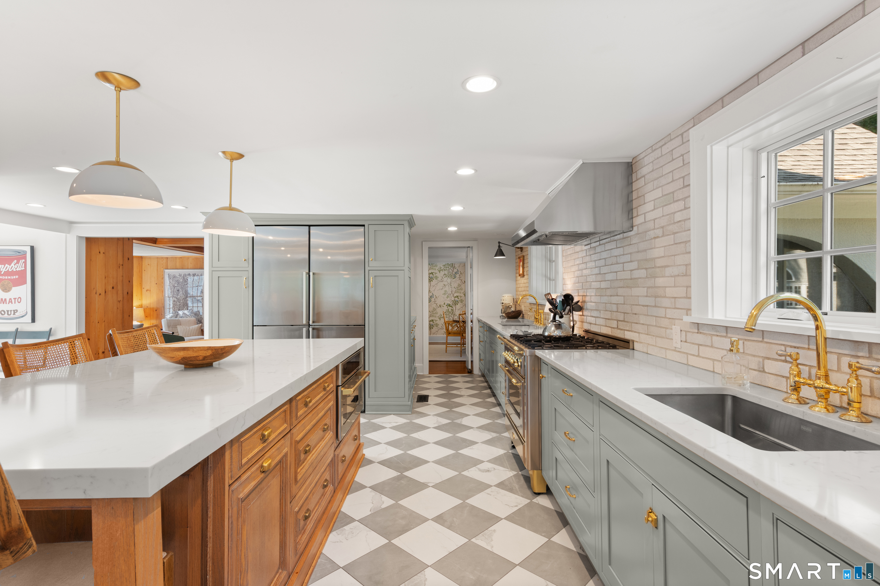 1123 Round Hill Road Fairfield CT 06824