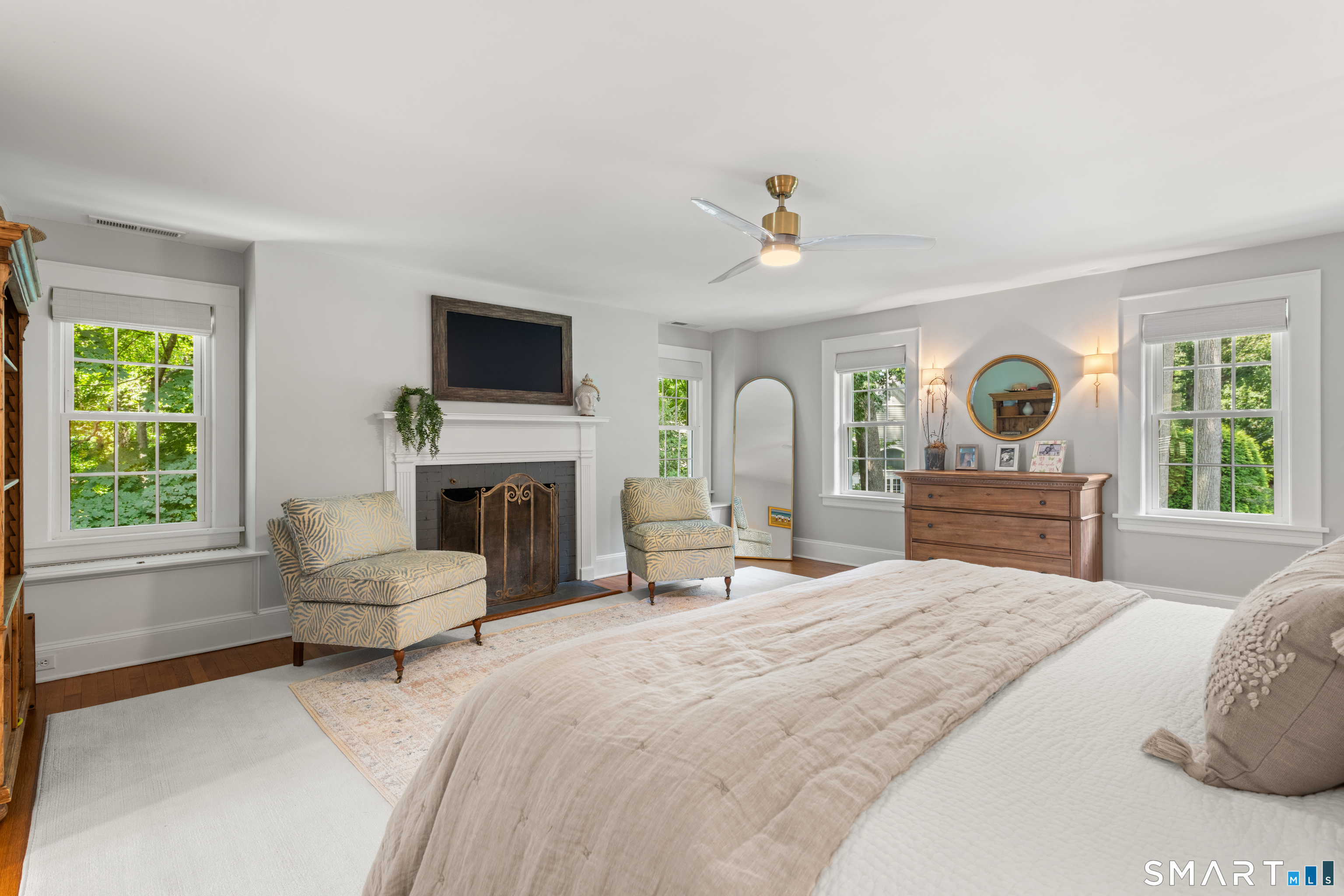 1123 Round Hill Road Fairfield CT 06824