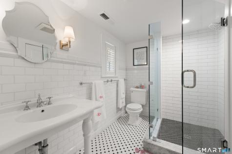 1123 Round Hill Road Fairfield CT 06824