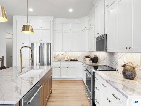 52 Holly Ridge Way Danbury CT 06810