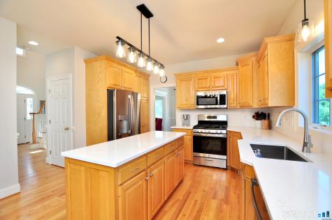 9 Appletree Lane Granby CT 06060