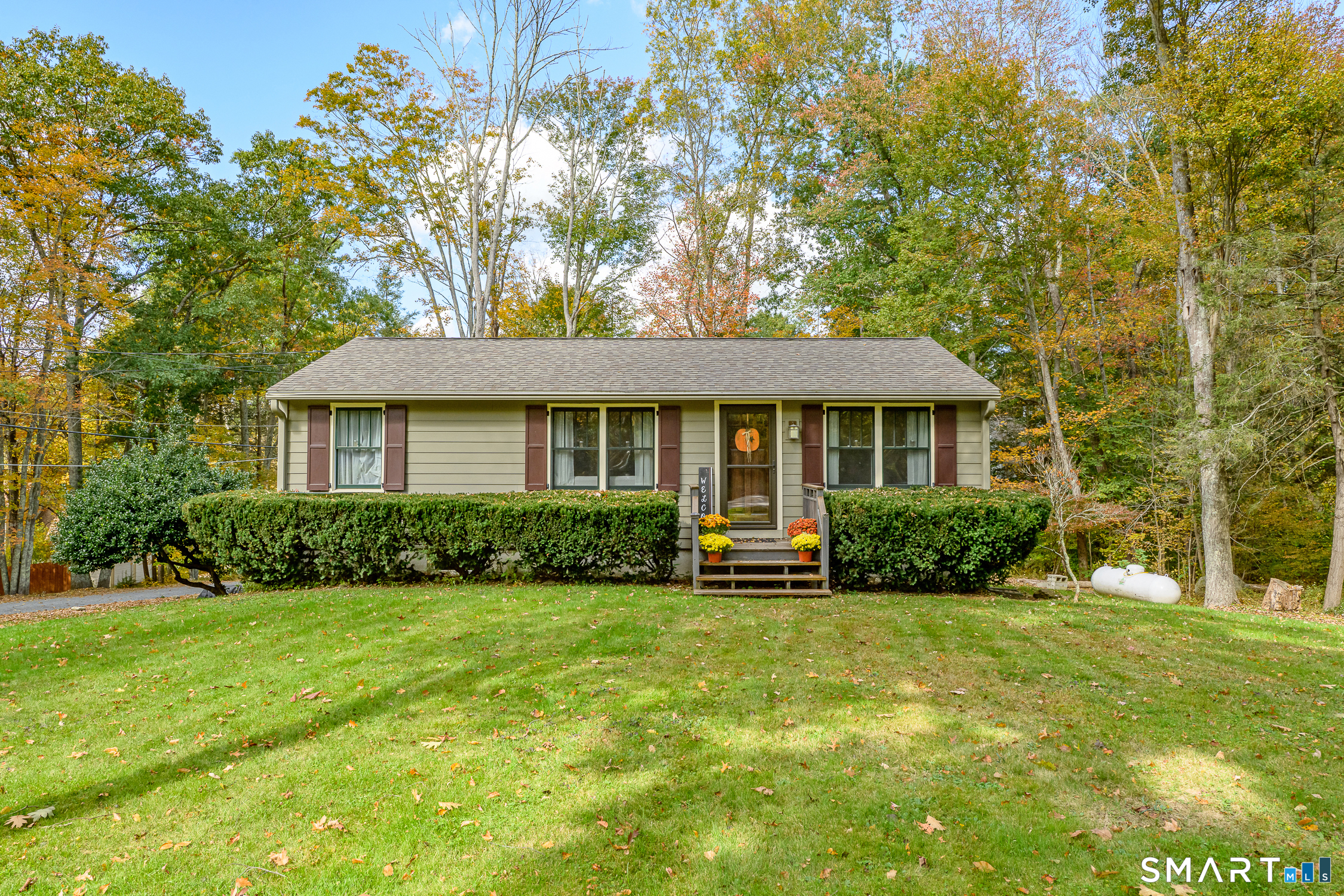 1629 Route 171 Woodstock CT 06282