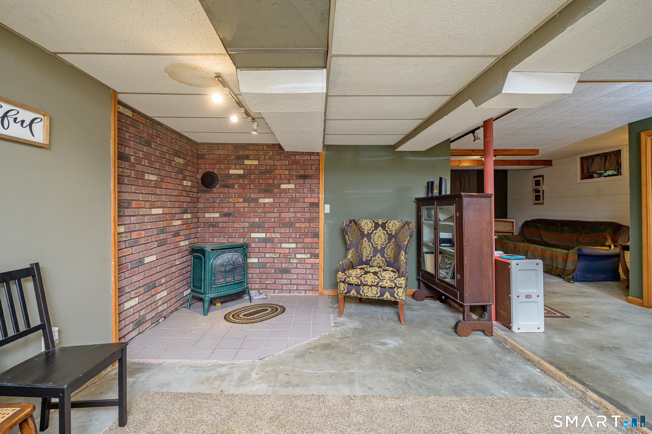 1629 Route 171 Woodstock CT 06282