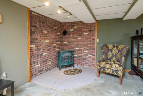 1629 Route 171 Woodstock CT 06282