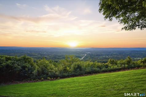 55 Montevideo Road Avon CT 06001