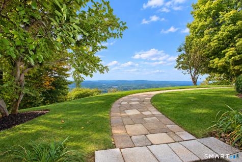 55 Montevideo Road Avon CT 06001