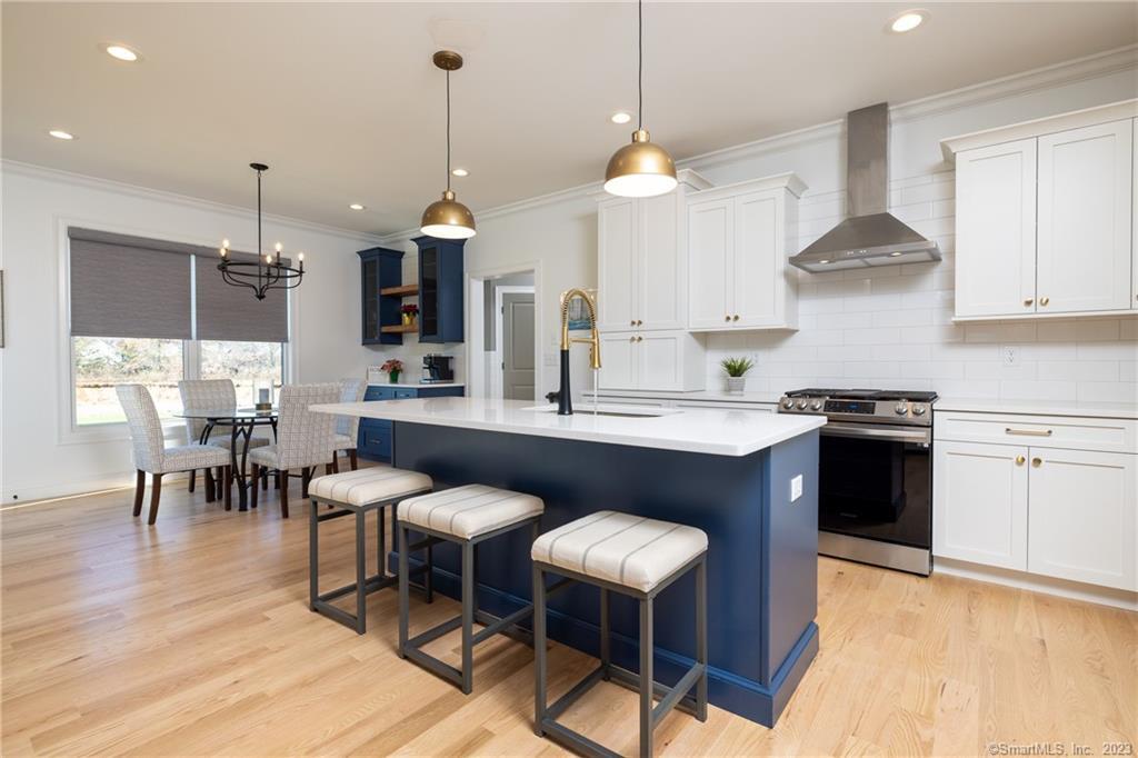 Oakwood Circle Plainville CT 06062