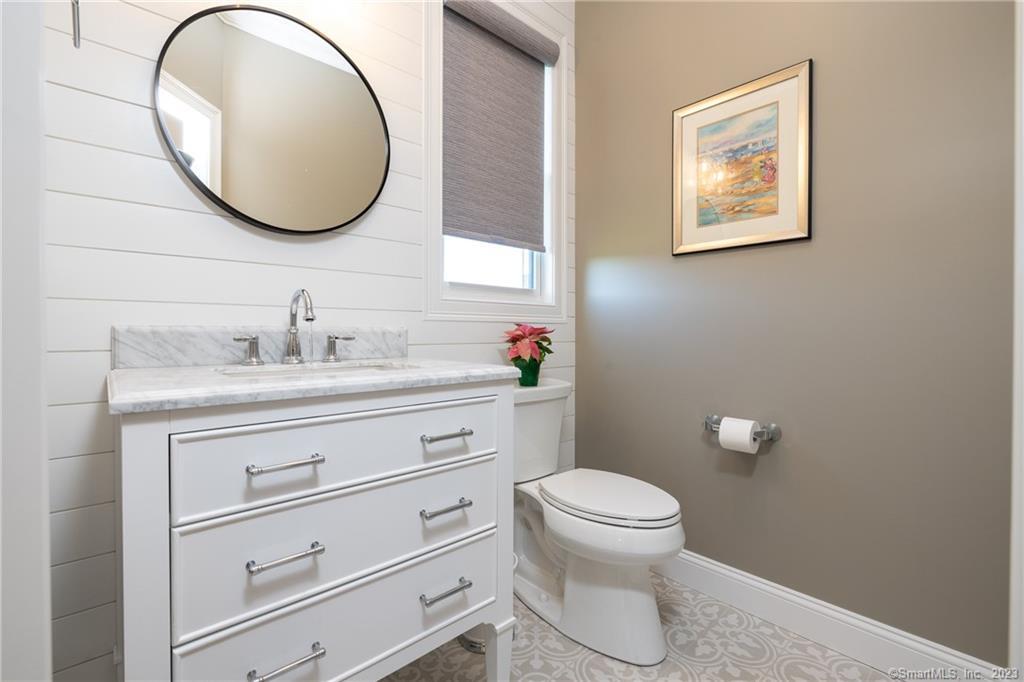 Oakwood Circle Plainville CT 06062
