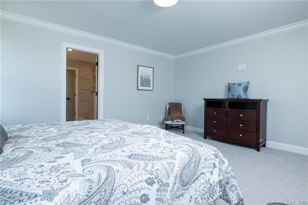Oakwood Circle Plainville CT 06062