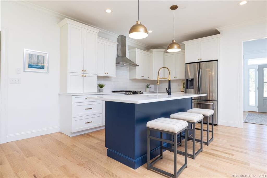 Oakwood Circle Plainville CT 06062