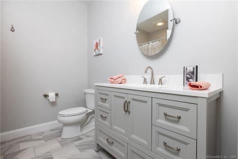 Oakwood Circle Plainville CT 06062